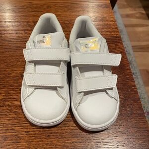 PUMA Kids White Sneakers size 9